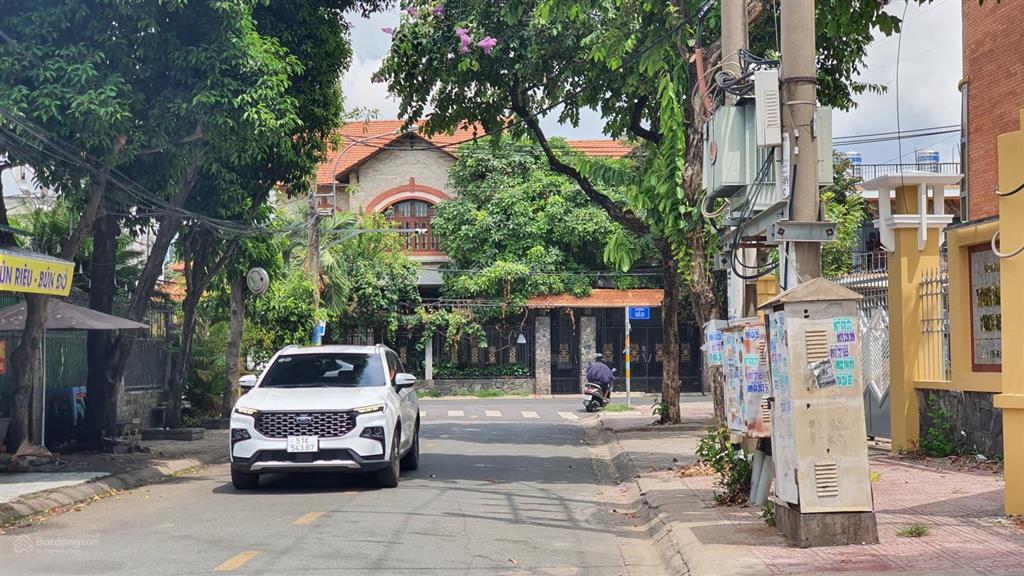 Hiếm q.9. biệt thự phước long, dt 351 m2, ngang 12 m, giá cực tốt.