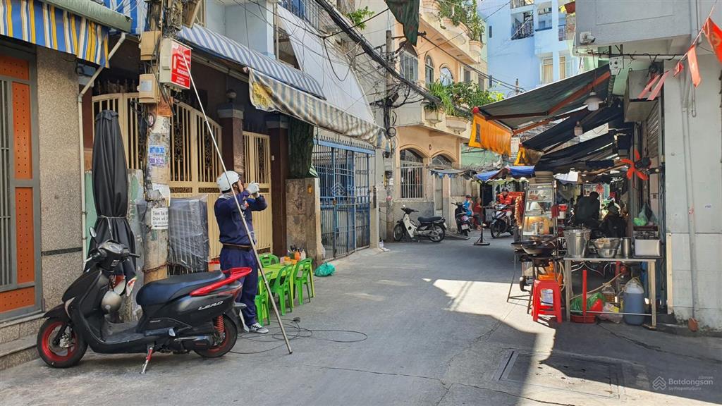 Giá siêu tốt! nhà nát, dt 105 m2 (5x20), hẻm thông 5m, lý thái tổ, p. vườn lài.