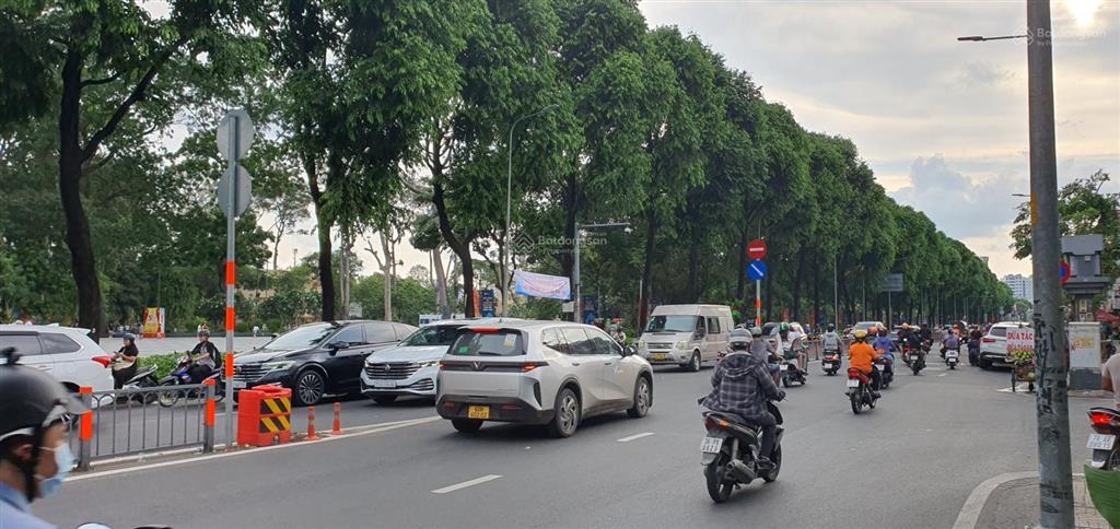 Giá siêu tốt! nhà nát, dt 105 m2 (5x20), hẻm thông 5m, lý thái tổ, p. vườn lài.