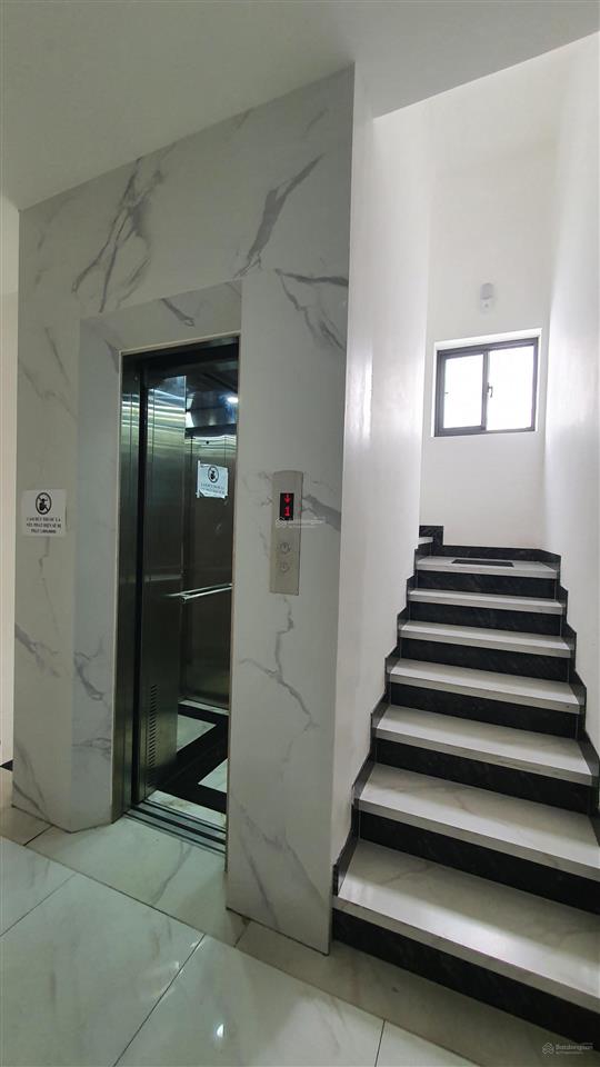 Bán chdv 21 phòng, thang máy, doanh thu 4,2 tỷ/năm, đối diện bv chợ rẫy, giá cực tốt