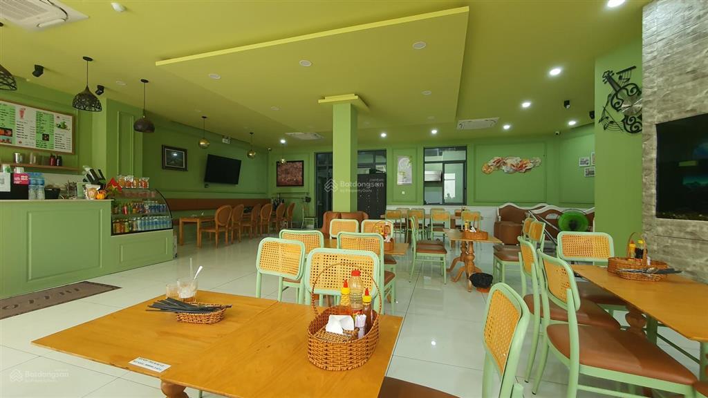 Bán chdv 21 phòng, thang máy, doanh thu 4,2 tỷ/năm, đối diện bv chợ rẫy, giá cực tốt