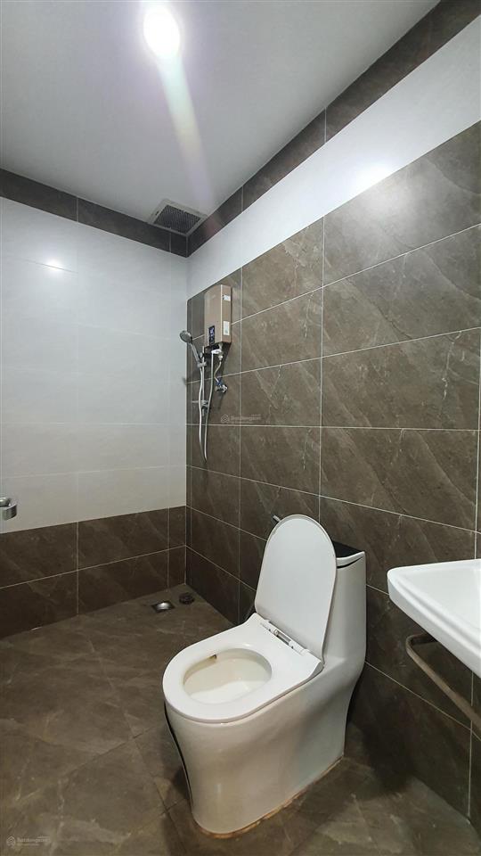 Bán chdv 21 phòng, thang máy, doanh thu 4,2 tỷ/năm, đối diện bv chợ rẫy, giá cực tốt