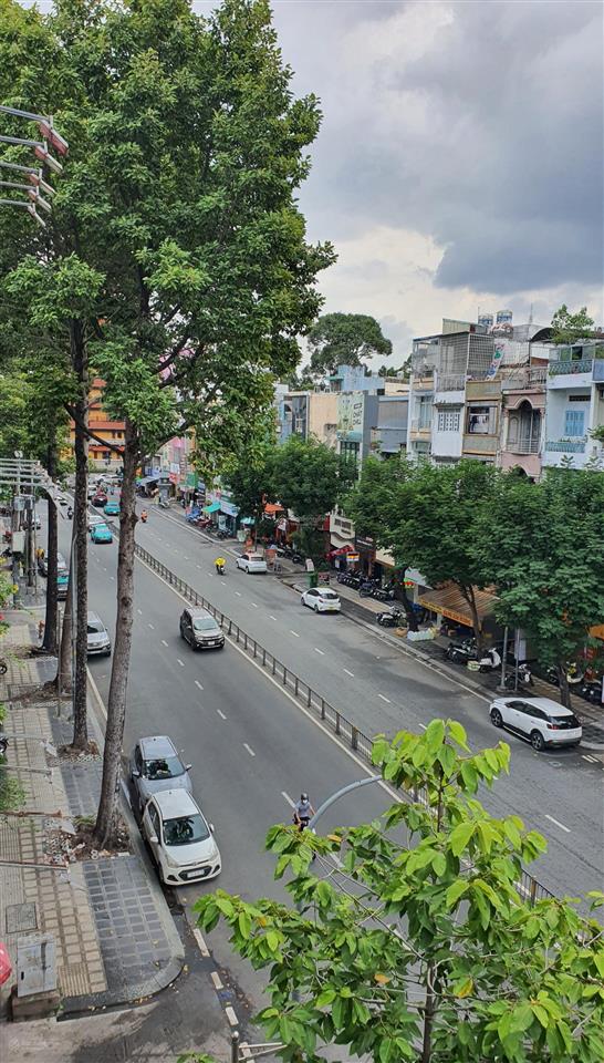 Nhà 5t, mặt tiền lê hồng phong, dt 77,6m2, 8 pn, 2 sân thượng, 2 thoáng, nở hậu 8,3 m, giá cực tốt