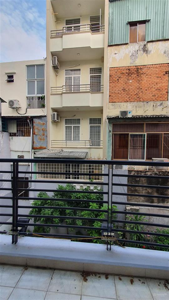 Cho thuê nhà 2 tầng, hẻm xe hơi đinh công tráng, quận 1, dt sàn 126 m2, kinh doanh vip, giá tốt
