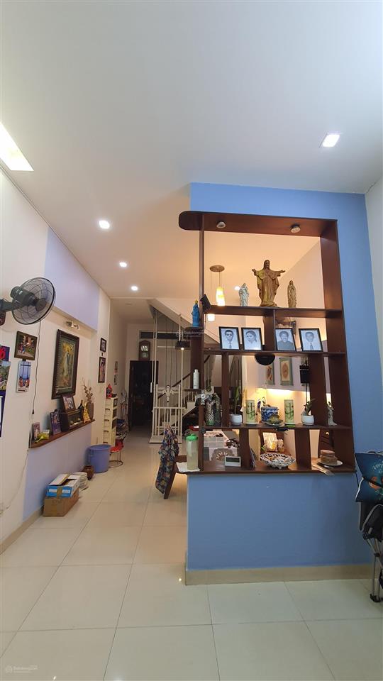 Cho thuê nhà 2 tầng, hẻm xe hơi đinh công tráng, quận 1, dt sàn 126 m2, kinh doanh vip, giá tốt