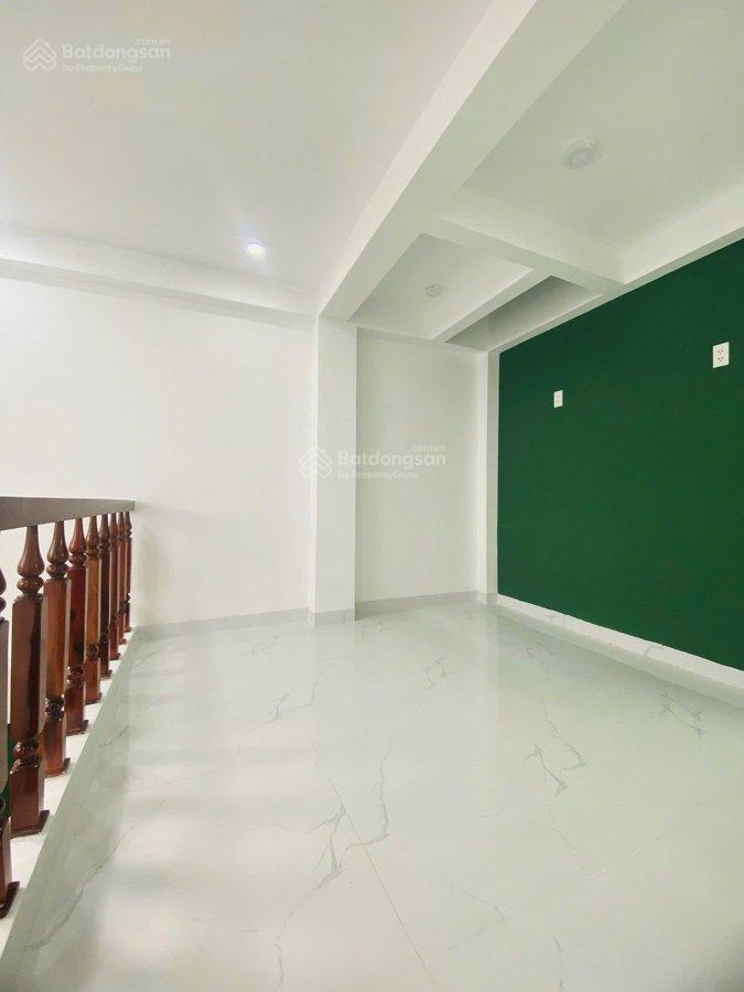 Nhà 5t, dt 39 m2, ngang 4 m, hẻm xe hơi thông, giá tốt