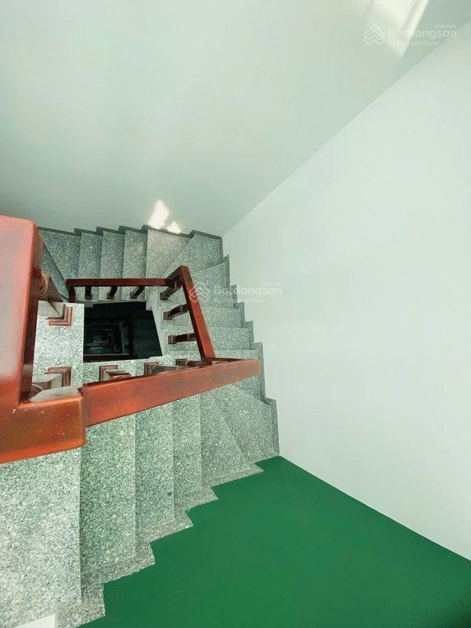 Nhà 5t, dt 39 m2, ngang 4 m, hẻm xe hơi thông, giá tốt