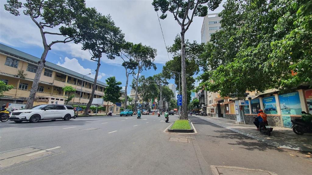 Siêu phẩm q1. bán thanh lý tòa nhà vp 6t, có hầm, dt 236,7m2, ngang 7,5m, giá cực tốt
