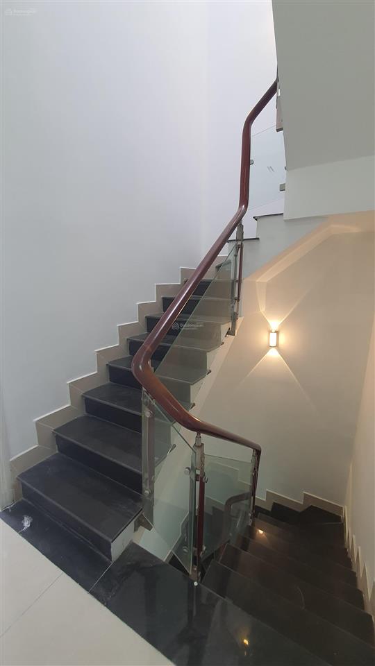 Nhà đẹp 5t, dt 49 m2, hxh 6m, nguyễn tri phương, giá cực tốt