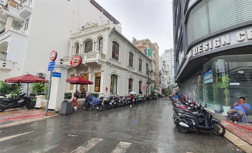 Nhà 6t, thang máy, 3 mặt thoáng, hxh thông bến vân đồn, dt 75.1m2, hàng hiếm, giá tốt