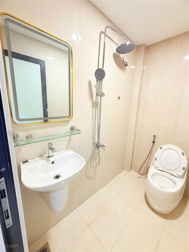 Nhà 5t, căn góc, nguyễn trãi, hẻm xe tải thông, giá cực tốt