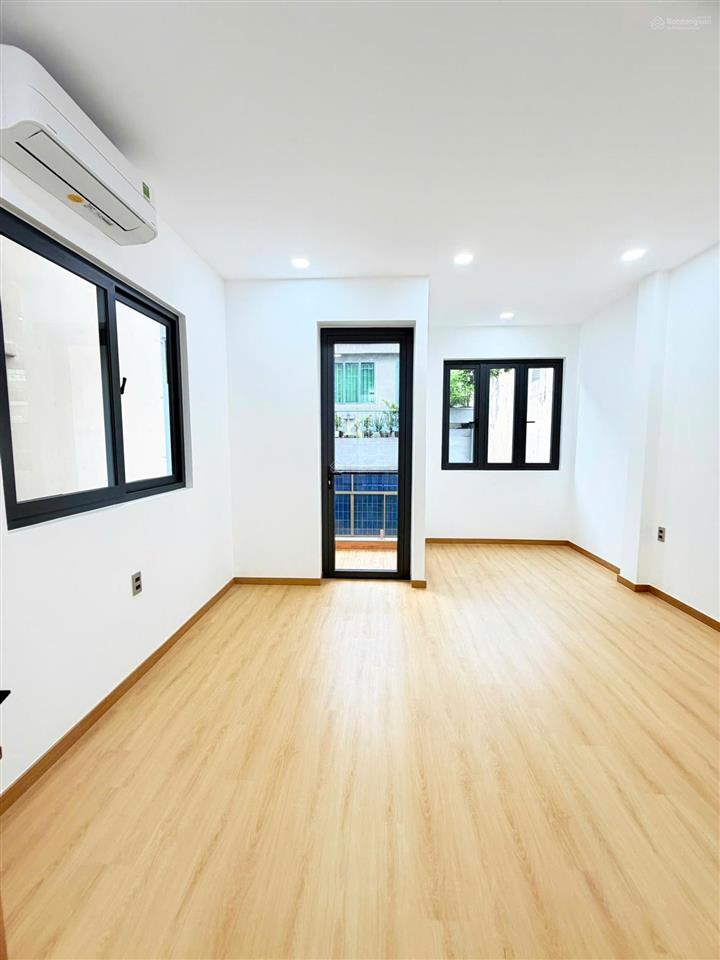 Nhà 5t, căn góc, nguyễn trãi, hẻm xe tải thông, giá cực tốt