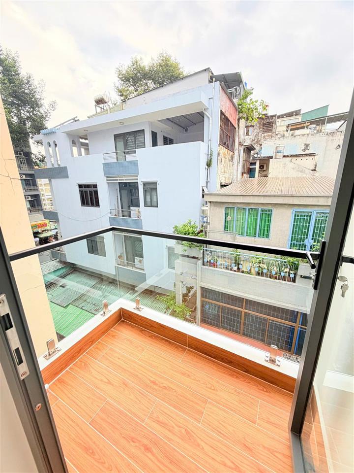 Nhà 5t, căn góc, nguyễn trãi, hẻm xe tải thông, giá cực tốt
