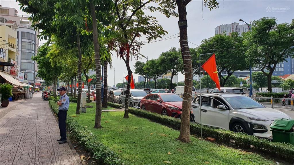 Vip q.4! mặt tiền kinh doanh bến vân đồn, dt 135 m2, giá cực tốt
