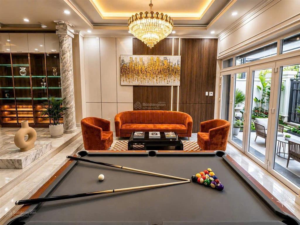 Nhà 4 tầng siêu đẹp, gần nhà thờ tân định, dt 113 m2, ngang 6.4 m, dòng tiền mạnh, giá tốt