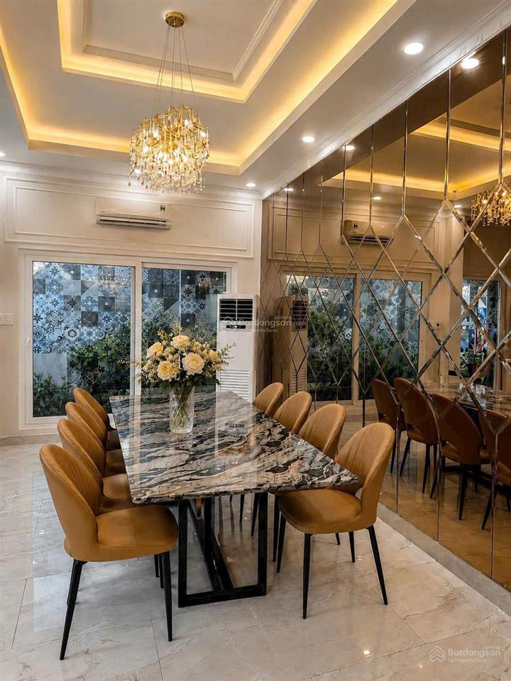 Nhà 4 tầng siêu đẹp, gần nhà thờ tân định, dt 113 m2, ngang 6.4 m, dòng tiền mạnh, giá tốt