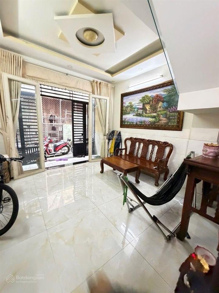 Tân phú  ngay văn cao  sát mặt tiền  2 tầng mới đẹp  44m2  4x11m  2 phòng ngủ  tiện mua ở