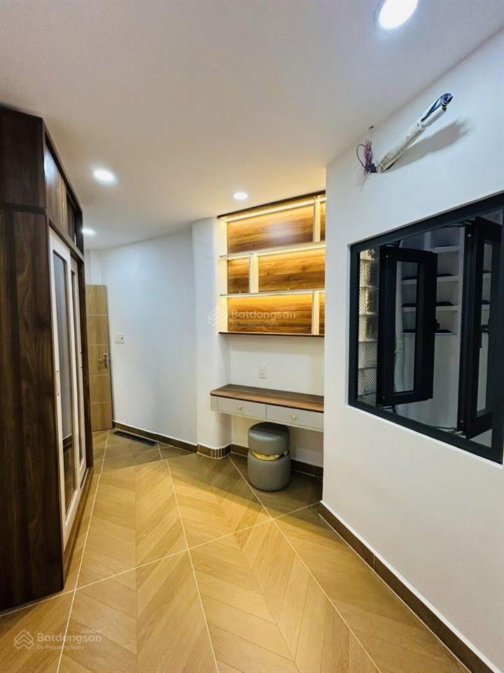 Giảm 600tr  bán gấp  nguyễn hữu cảnh  ngay trạm metro văn thánh  4 phòng ngủ  2 tầng  (53m2)