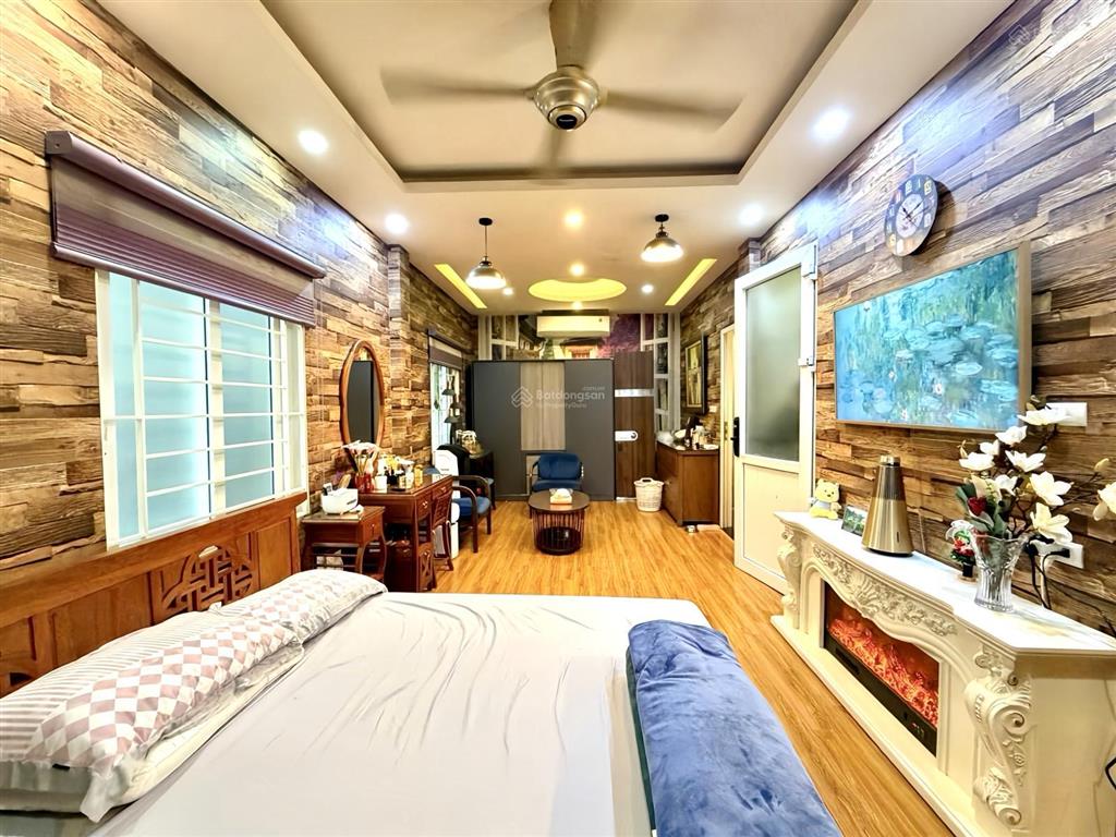 Nhà đẹp chùa bộc 45m2,lô góc 2thoáng, 50m ra phố, ở ngay, giá 12.9tỷ.