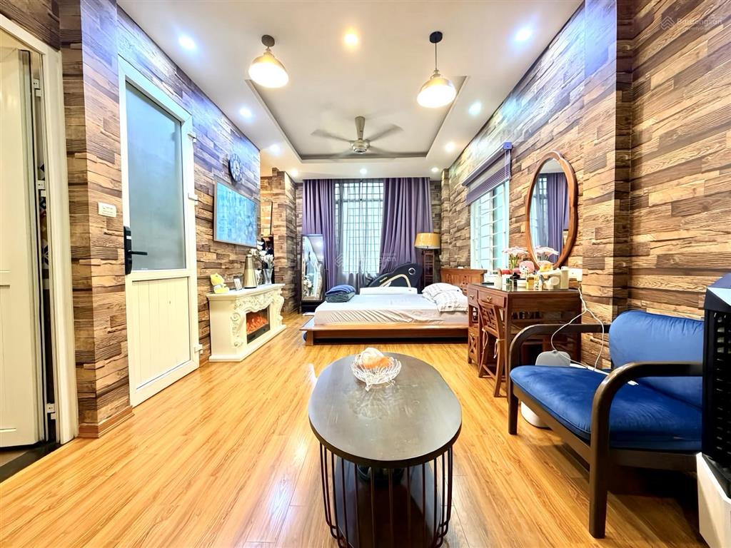 Nhà đẹp chùa bộc 45m2,lô góc 2thoáng, 50m ra phố, ở ngay, giá 12.9tỷ.