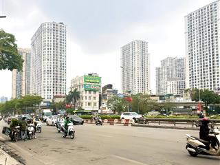 Bán nhà riêng gần ngã tư sở  nguyễn trãi với dt 51m2, oto 7chỗ đỗ cửa, mt5.3m,2thoáng, chỉ 16tỷ.