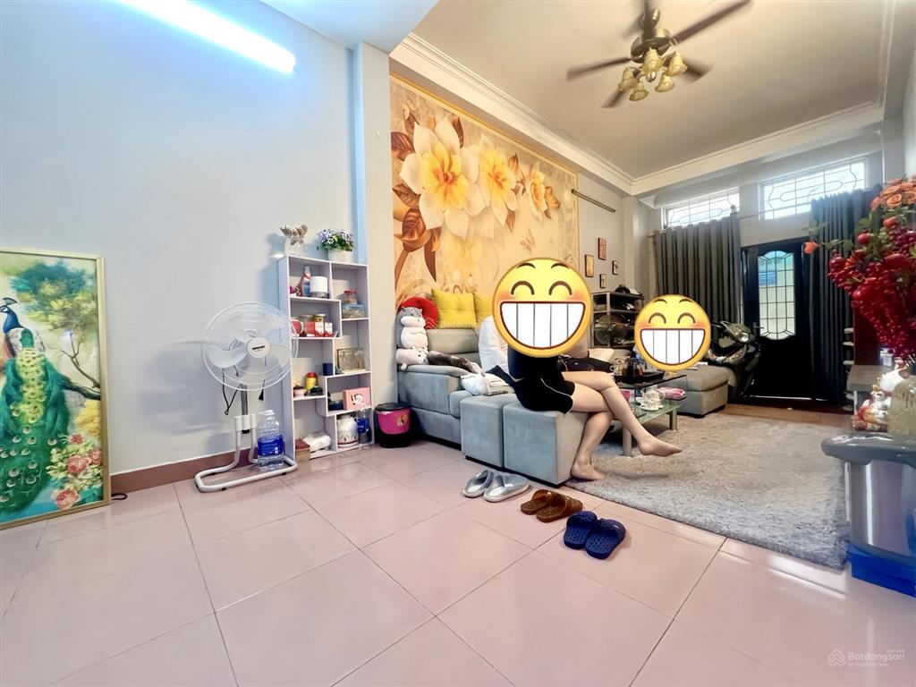 Bán nhà ngã tư sở cạnh royal city 51m2, oto 7chỗ đỗ cửa, mt5.3m,2thoáng, chỉ 16tỷ.