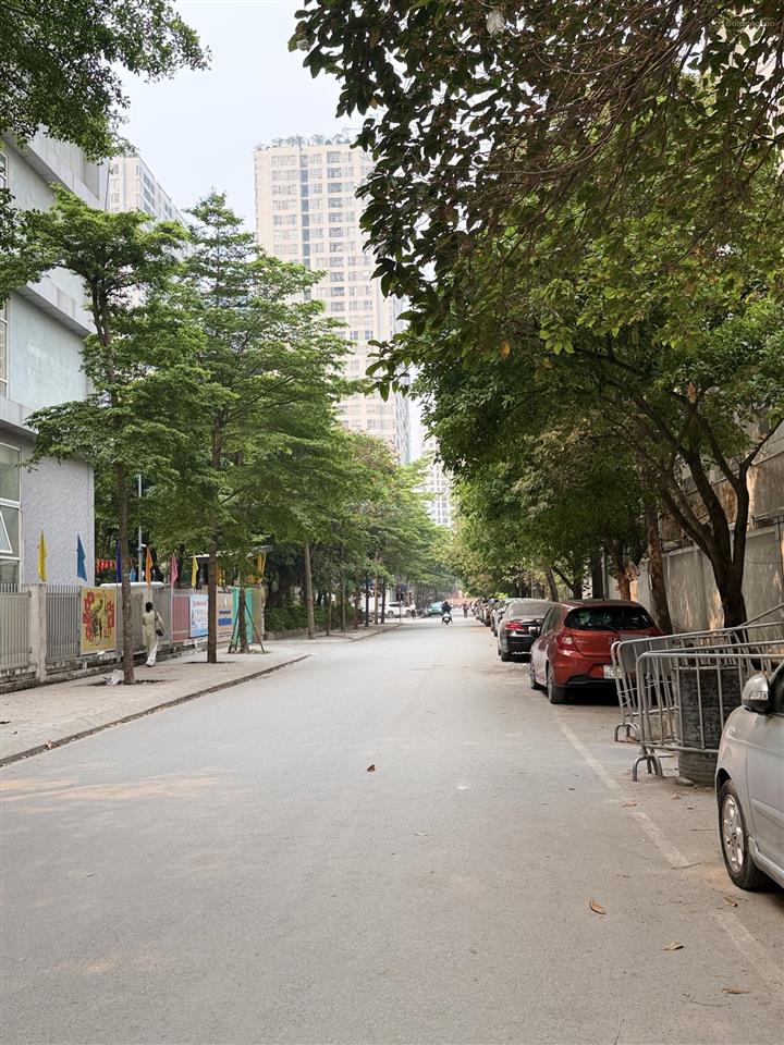 (hiếm) 11tỷ5 oto tránh liền kề nguyễn tuân 30m2* 5t, lô góc 3pn, nhà đẹp ở ngay.