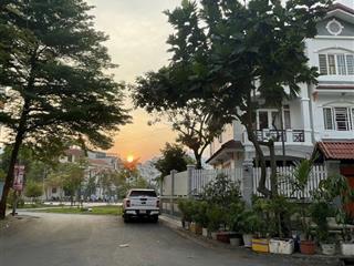 Bán biệt thự 2 mặt tiền mặt tiền đường 63 p. bình trưng quận 2