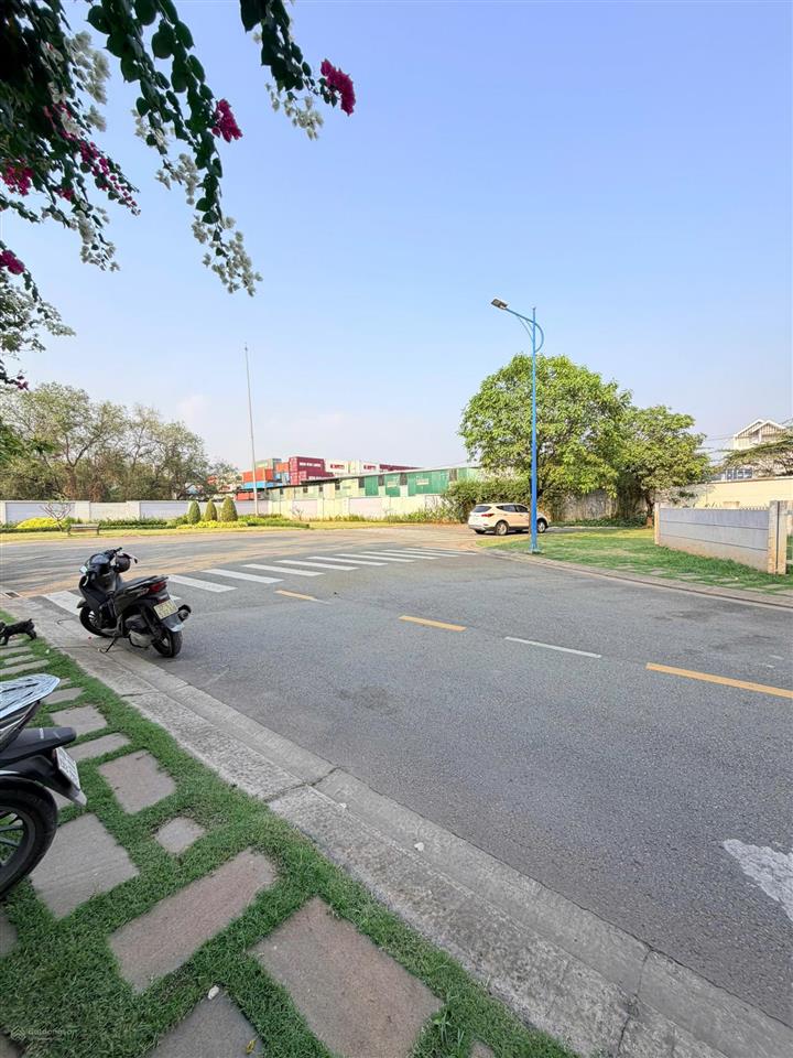 Bán nhà phố liền kề khu dự án rosita đường nguyễn thị tư p. long trường quận 9