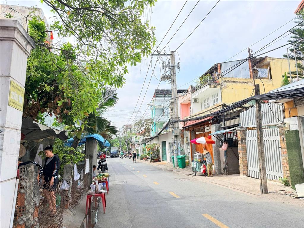 Bán nhà cấp 4 cũ thuộc đường số 47 p. thảo điền quận 2. khu dân cư hiện hữu