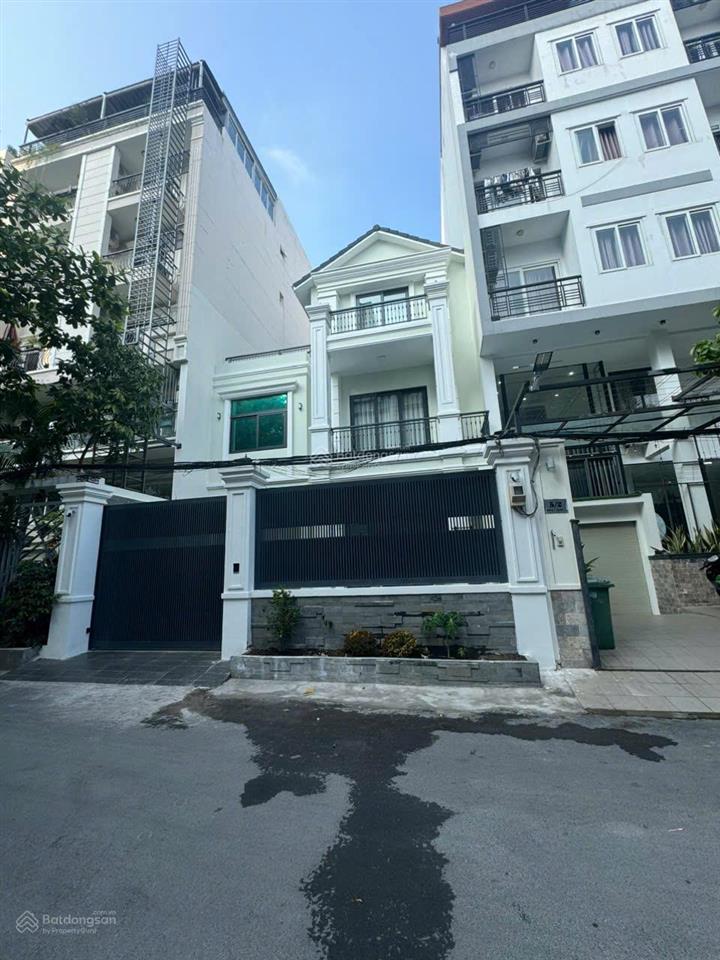 Bán biệt thự đường số 64  thảo điền  khu cao cấp quận 2