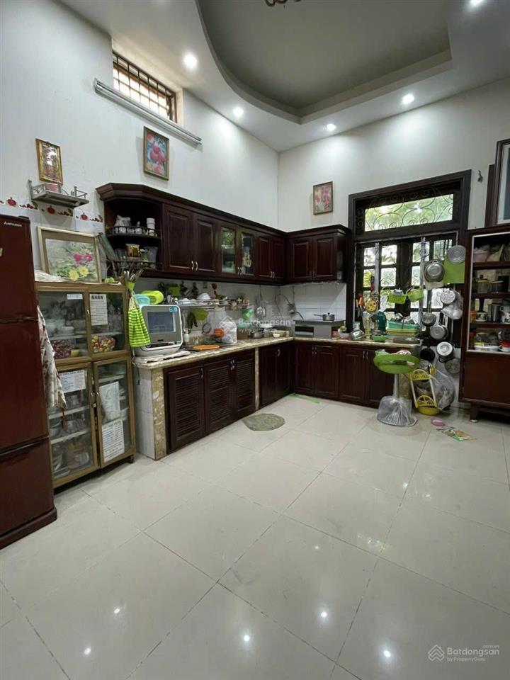 Biệt thự sân vườn quận 2, hẻm oto 7 chỗ, full nội thất gỗ