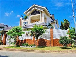 Biệt thự góc 2mt view sông bắc rạch chiếc 374m² hầm + 3 tầng nội thất ý