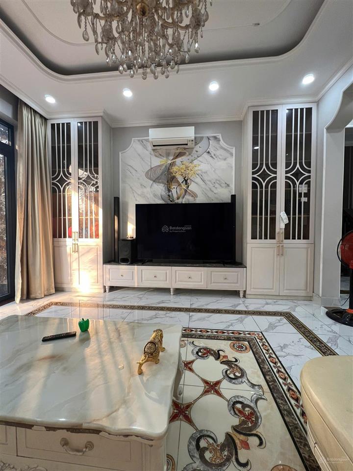 Bán căn biệt thự sân vườn góc 2 mặt tiền đường bưng ông thoàn p. phú hữu quận 9