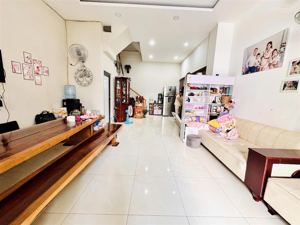 Bán nhà phố liền kề hẻm oto 4m đường số 6 p.bình trưng đông quận 2