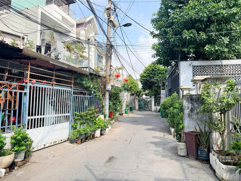 Bán lô đất mặt tiền đường số 10 p.bình trưng tây quận 2