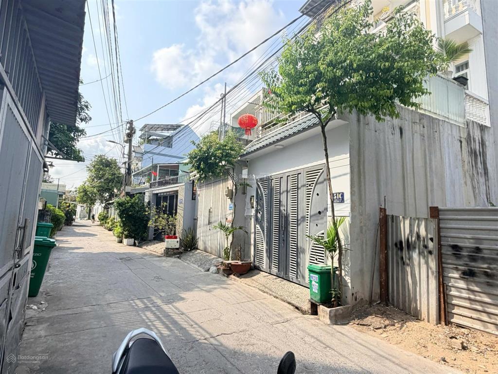 Bán lô đất mặt tiền đường số 10 p.bình trưng tây quận 2