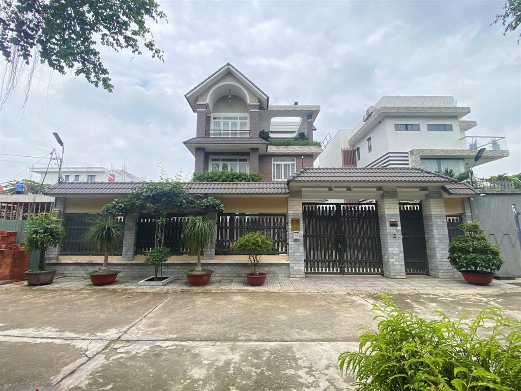 Biệt thự sân vườn khu dự án khu dân cư tuổi trẻ, đường lê hữu kiều p. bình trưng tây quận 2