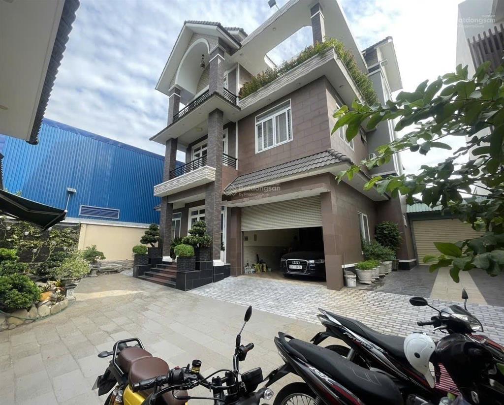 Biệt thự sân vườn khu dự án khu dân cư tuổi trẻ, đường lê hữu kiều p. bình trưng tây quận 2