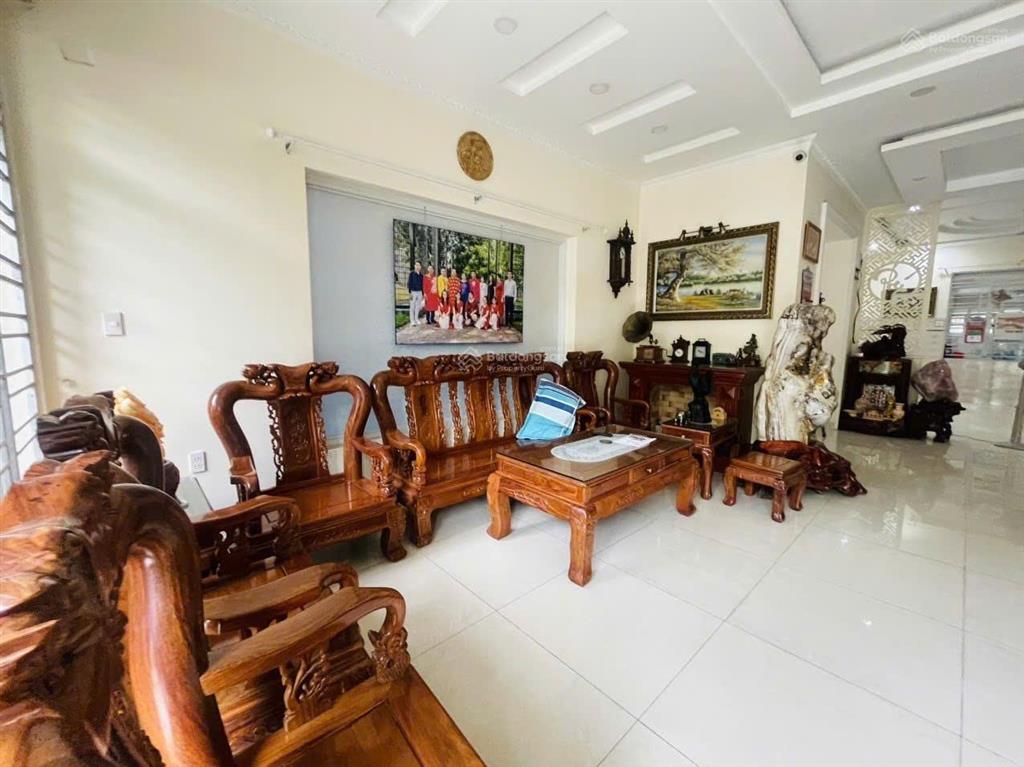 Biệt thự sân vườn khu dự án khu dân cư tuổi trẻ, đường lê hữu kiều p. bình trưng tây quận 2