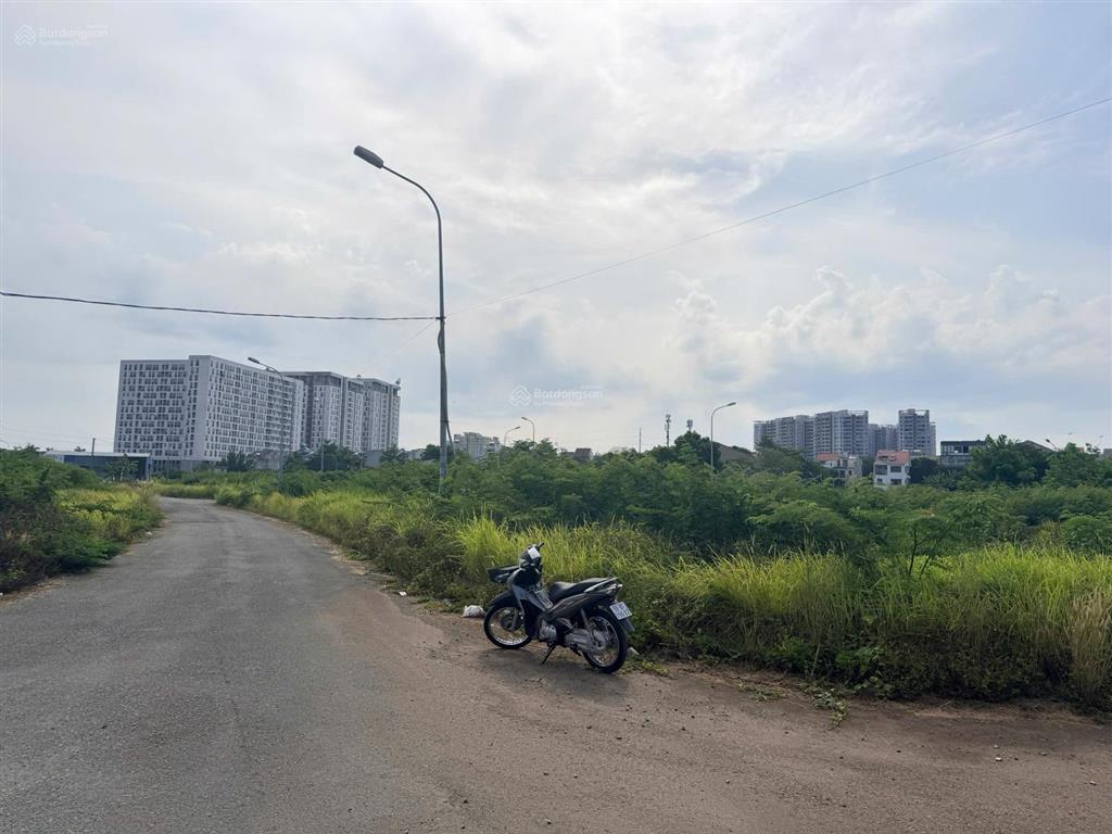 Bán lô góc 2 mặt tiền đường 50 phước long b  278m²  gần global city  giá tốt đầu tư