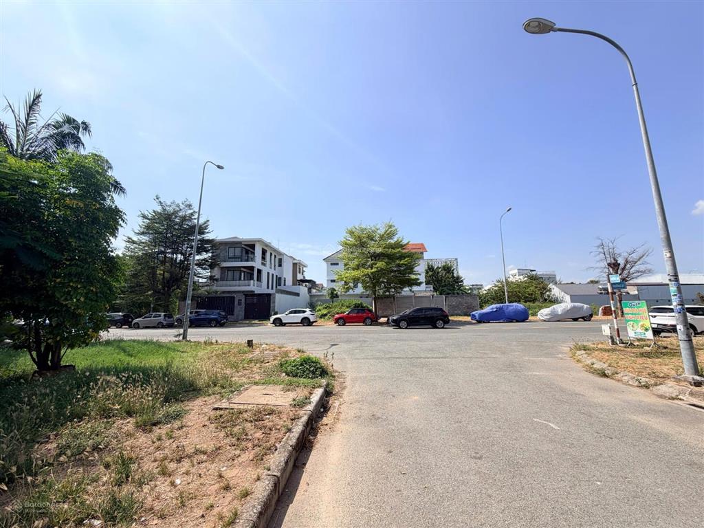 Bán đất mặt tiền đường d9 khu dự án nam long p. phước long b quận 9 (view nhìn ra công viên)