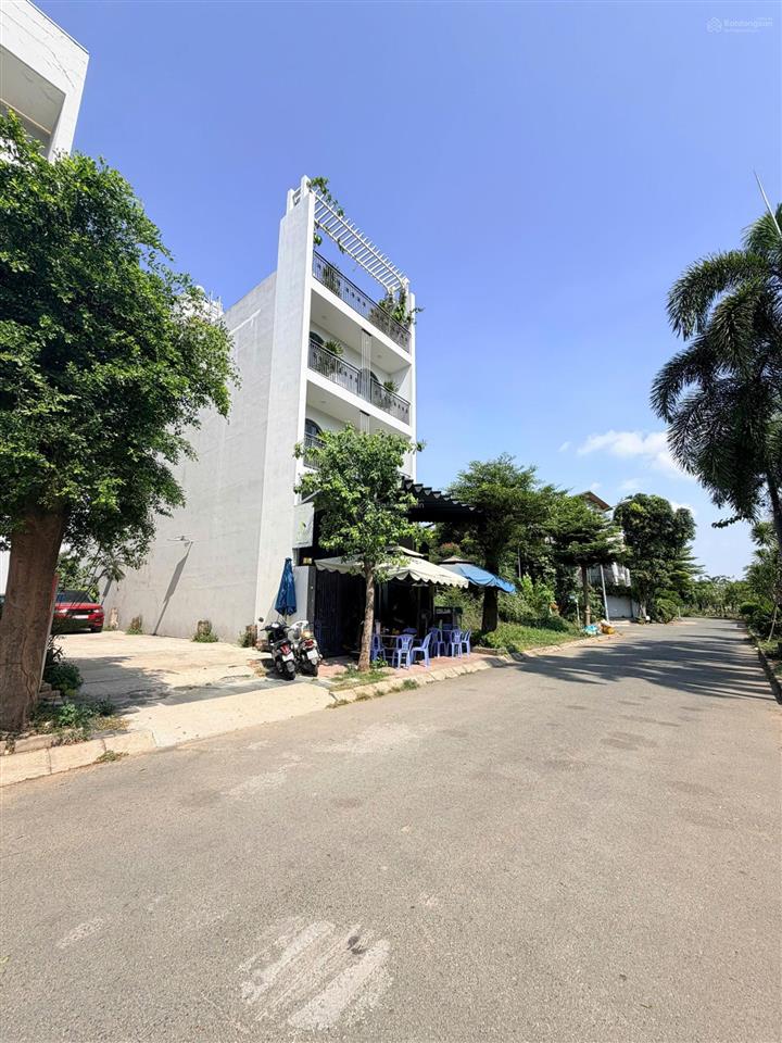 Bán đất mặt tiền đường d9 khu dự án nam long p. phước long b quận 9 (view nhìn ra công viên)