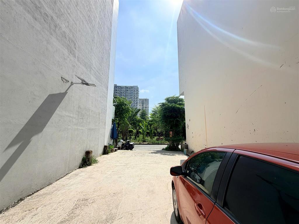 Bán đất mặt tiền đường d9 khu dự án nam long p. phước long b quận 9 (view nhìn ra công viên)