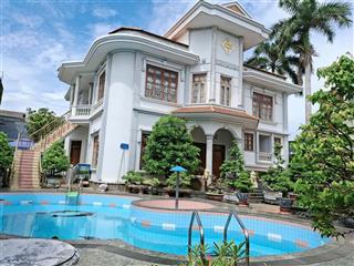 Bán căn biệt thự sân vườn hồ bơi tại trục đường nhánh của đường hồ bá phấn p.phước long a quận 9.