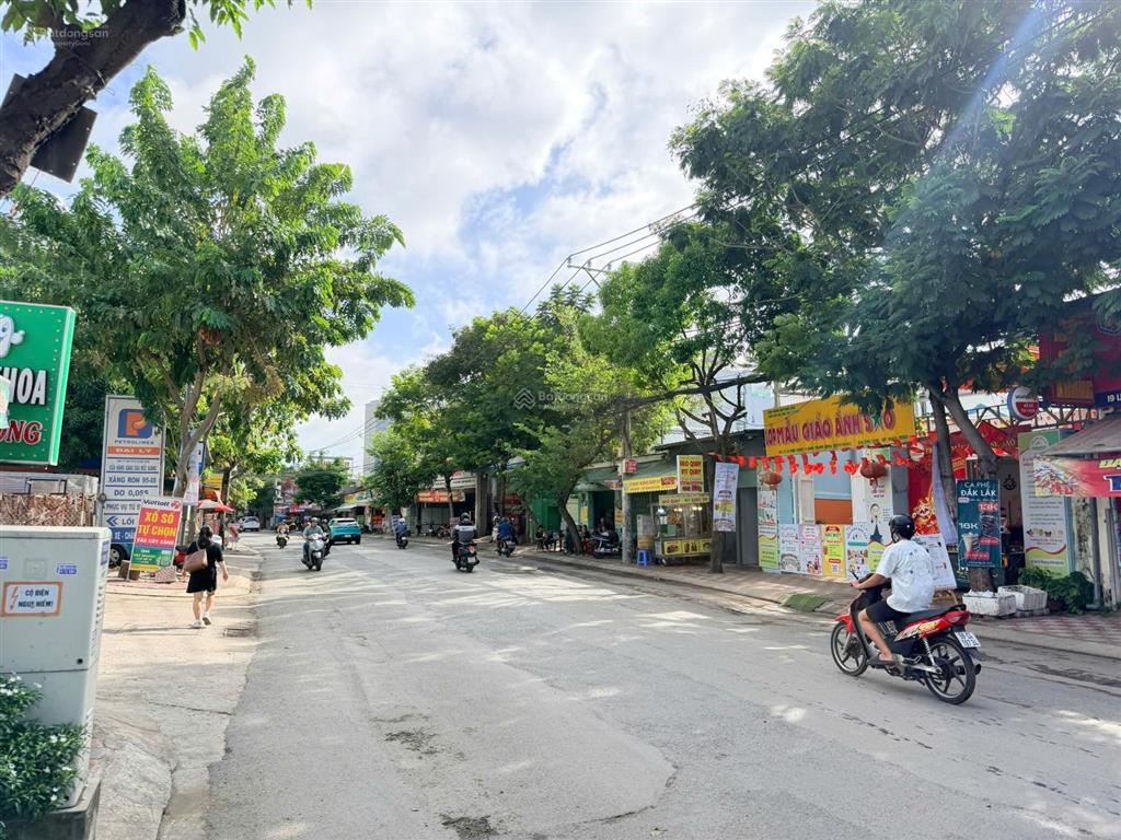 Bán đất mặt tiền đường lê văn thịnh p.bình trưng quận 2. full thổ cư