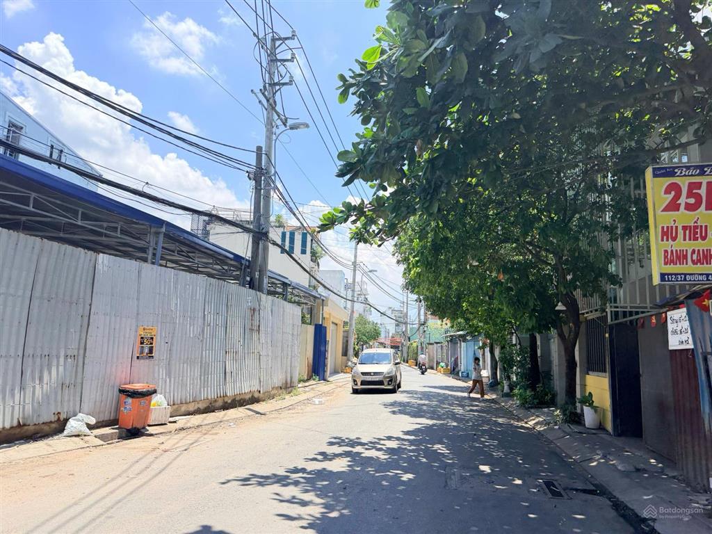 Bán nhà phố liền kề hẻm oto đường số 42 p.bình trưng đông quận 2.