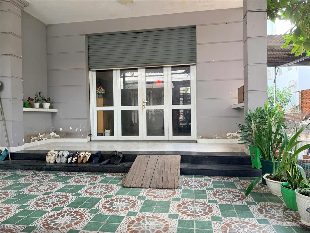 Gửi bán nhà cấp 4 mặt tiền đường số 25 phường cát lái, quận 2. (cách đường lê văn thịnh 100m)