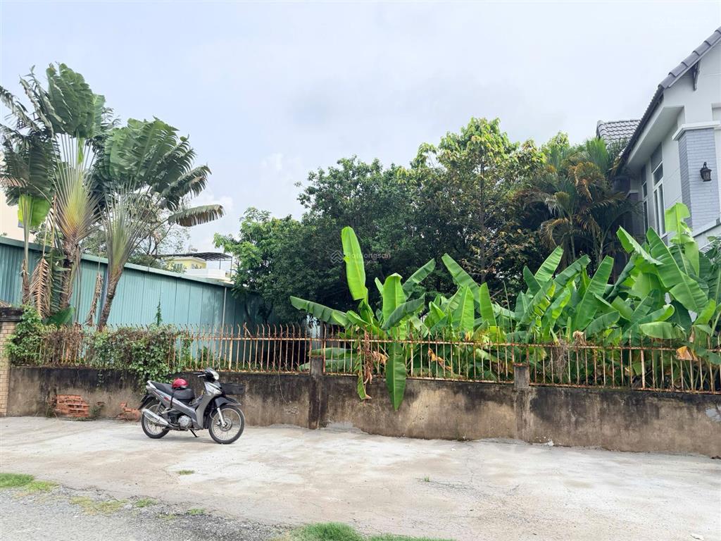 Bán lô đất 2 mặt tiền đường trước sau thuộc hẻm 41 gò cát p. phú hữu quận 9