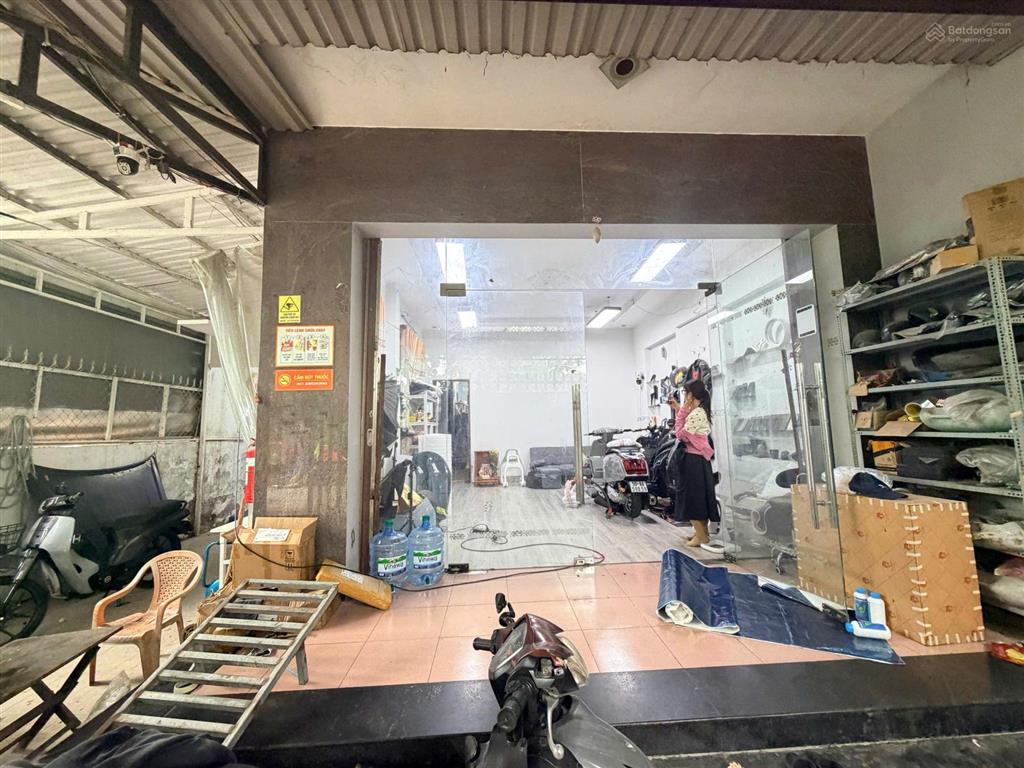 Bán nhà phố liền kề mặt tiền đường số 835 p. phú hữu quận 9
